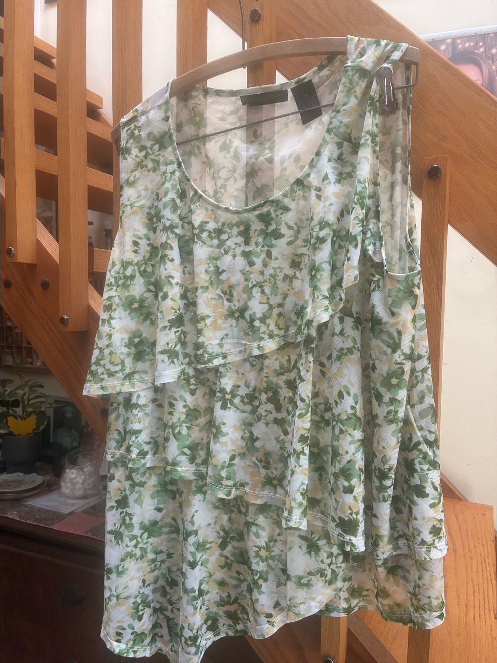 Preswick & MooreLightweight Green Floral Layered Tank Top 1X